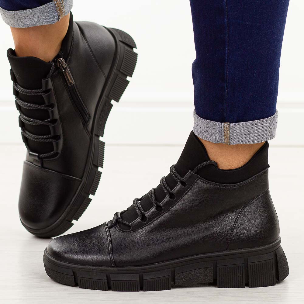 Czarne skórzane botki damskie na traperze Cambell 19341