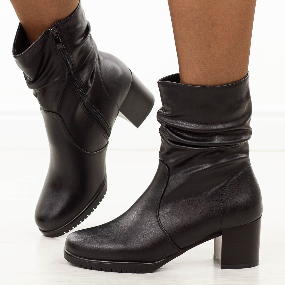 Czarne skórzane botki damskie na słupku Sergio Leone Bt25289S