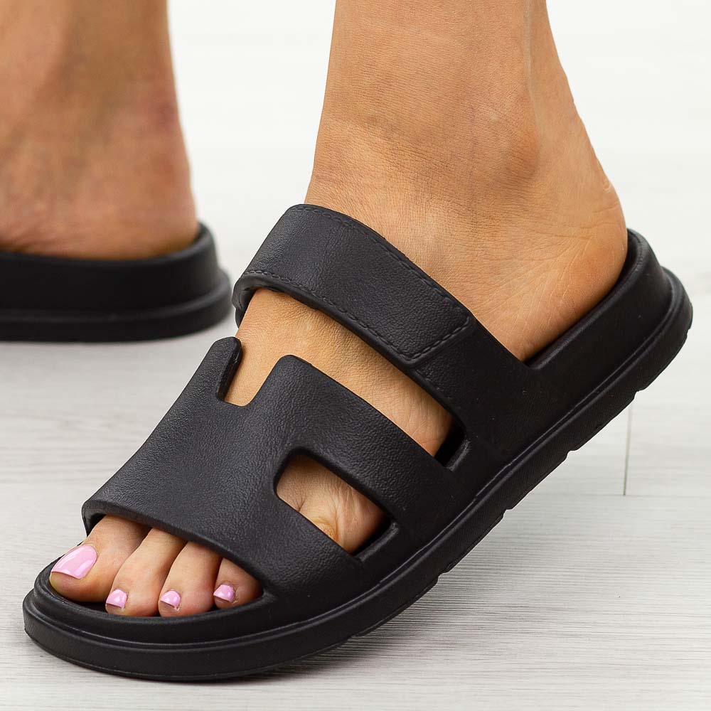 Czarne lekkie piankowe klapki damskie Evento 8522