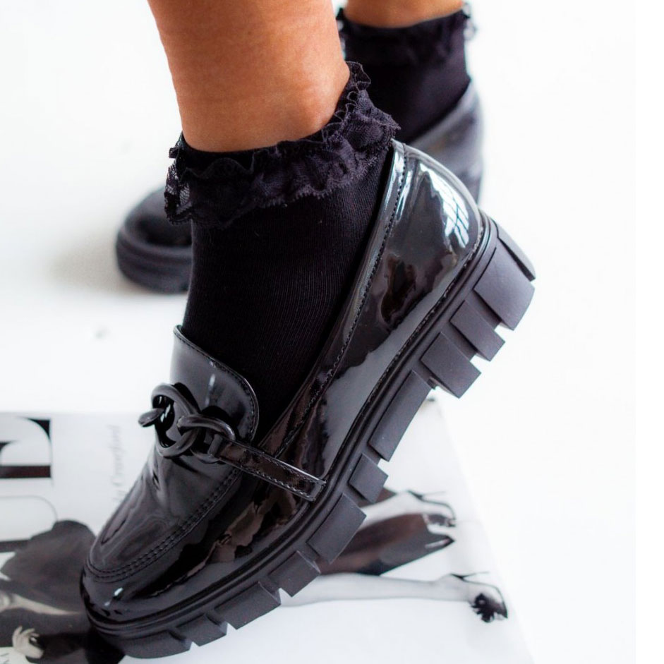 Czarne skarpetki damskie z koronką 744