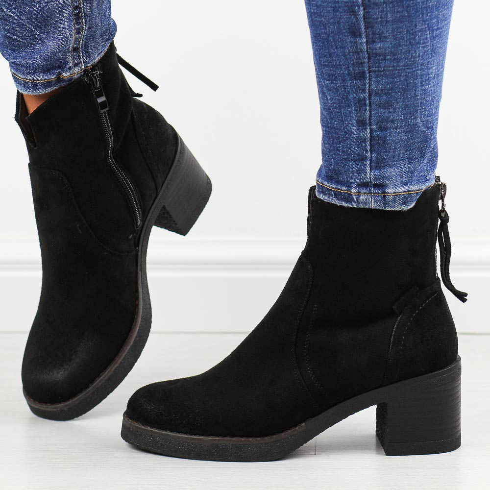 Czarne zamszowe botki damskie M.Daszyński 2426-5