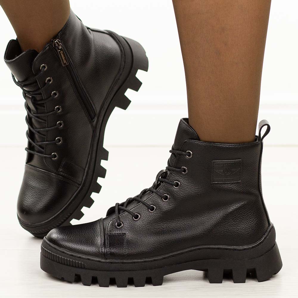 Czarne skórzane botki damskie na traperze Cambell 19370