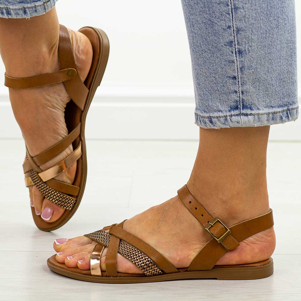 Brązowe skórzane sandały damskie Cambell 64008