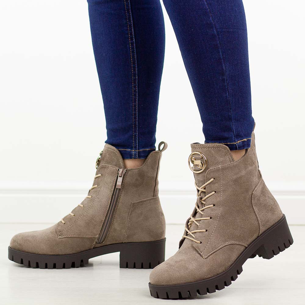 C.Szare botki damskie na traperze M.Daszyński 1813-38