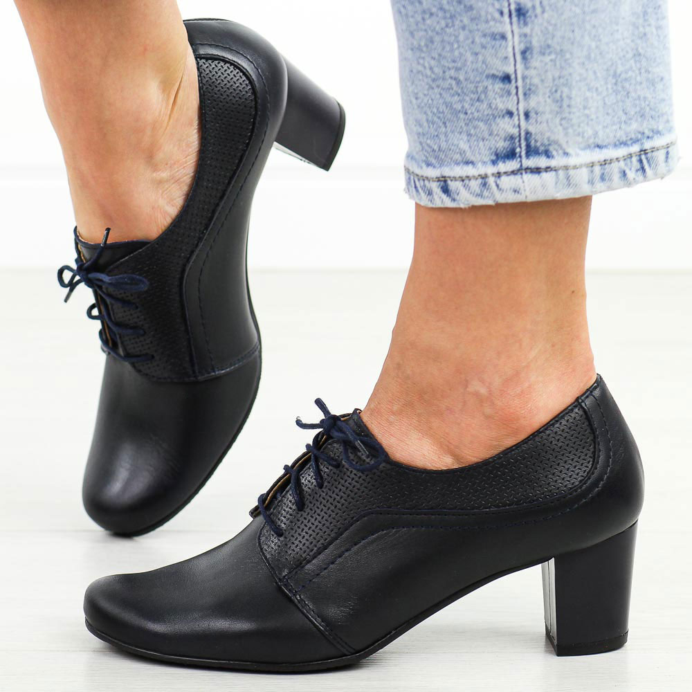 Granatowe Polskie półbuty damskie Gregors 921