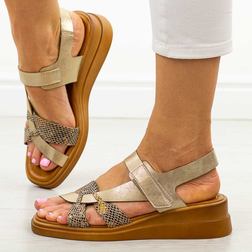 Złote sandały damskie na koturnie M.Daszyński Sa266-8