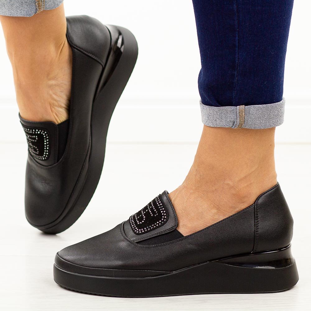 Czarne skórzane półbuty damskie T.Sokolski J25-57