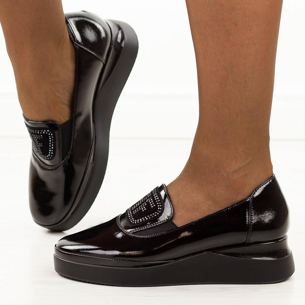 Czarne lakierowane skórzane półbuty damskie Filippo Dp7396/25