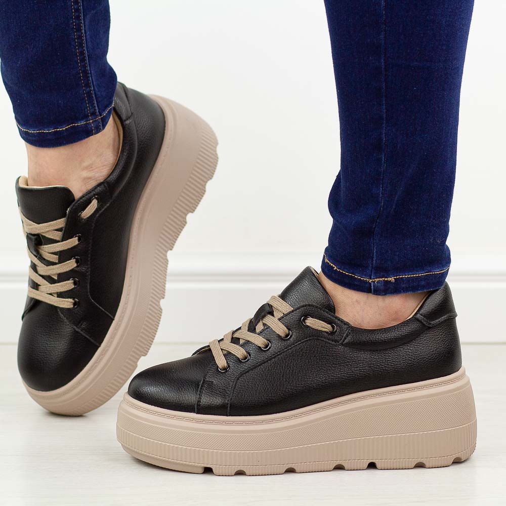 Czarne skórzane półbuty damskie na platformie Cambell 19374