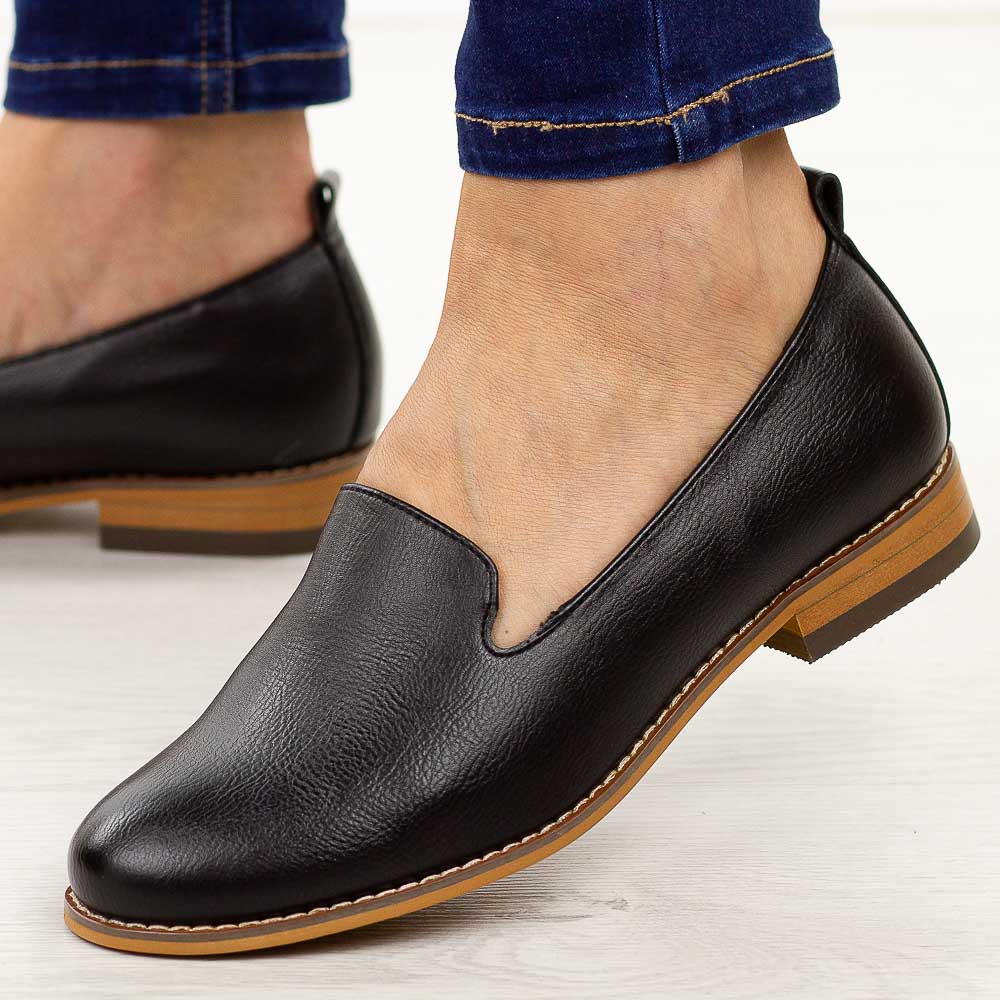 Czarne półbuty damskie Potocki 19337