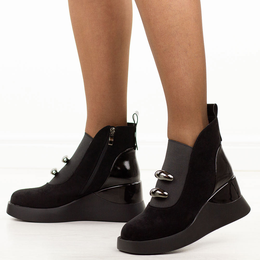 Czarne botki damskie na koturnie DiA 52-106