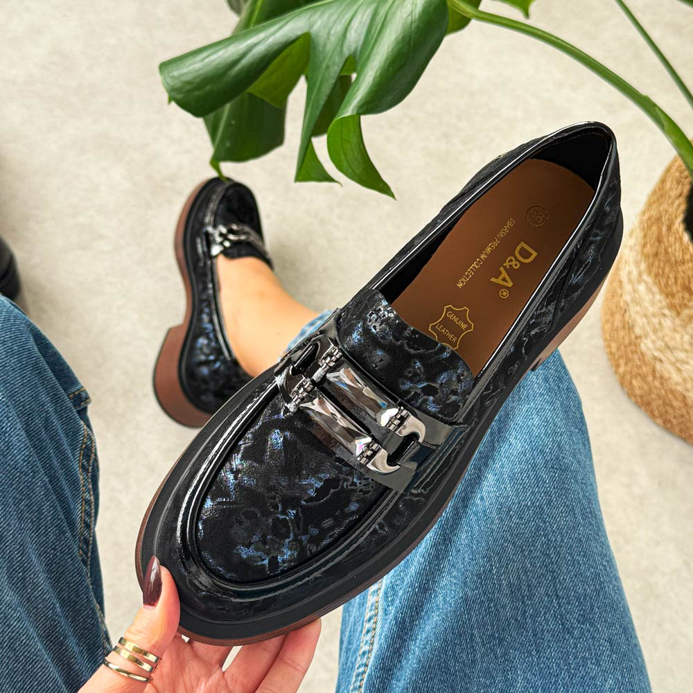 Czarne skórzane półbuty damskie DiA 52-178