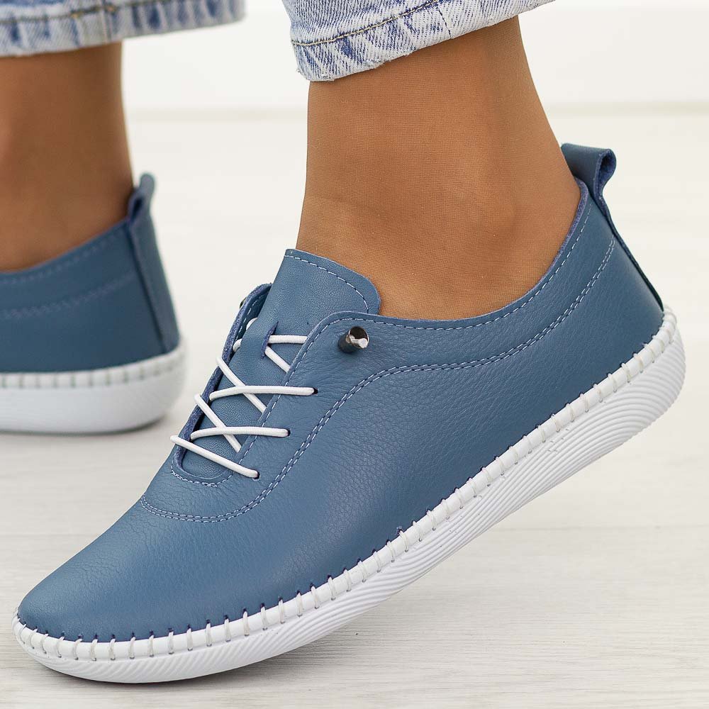 Niebieskie skórzane półbuty damskie T.Sokolski 2023