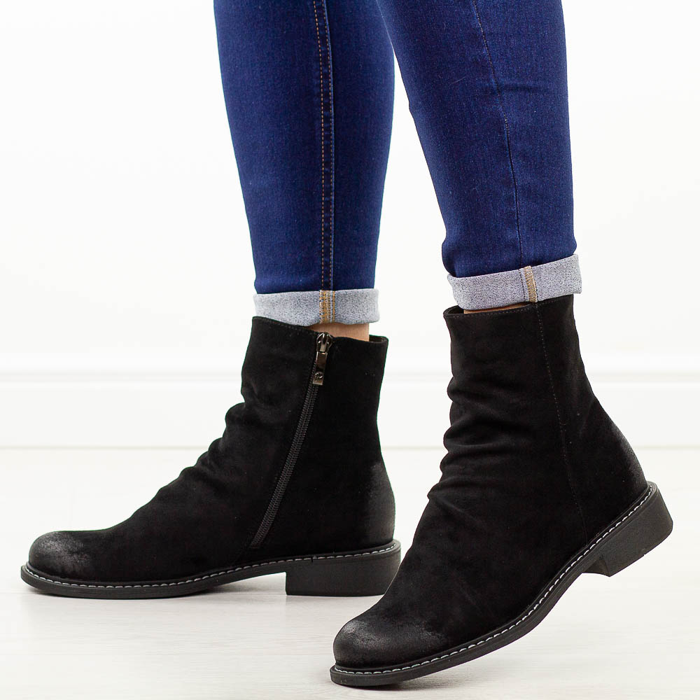 Czarne zamszowe botki damskie Potocki 12716