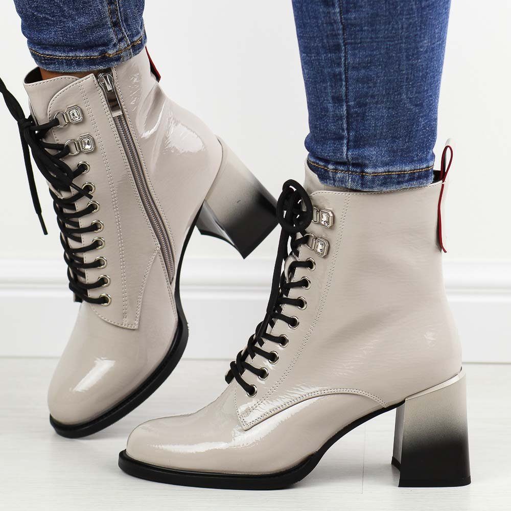 Szare lakierowane botki damskie na słupku DiA 880-133