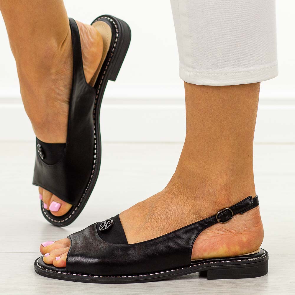 Czarne płaskie sandały damskie S.Barski 021