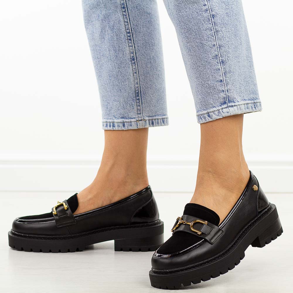 Czarne skórzane mokasyny damskie DiA 880-106