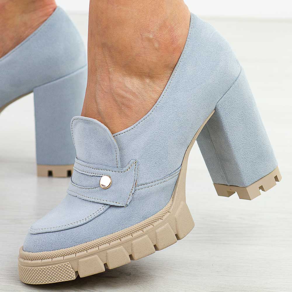 Niebieskie zamszowe Polskie mokasyny damskie na słupku, loafersy Deoni D207