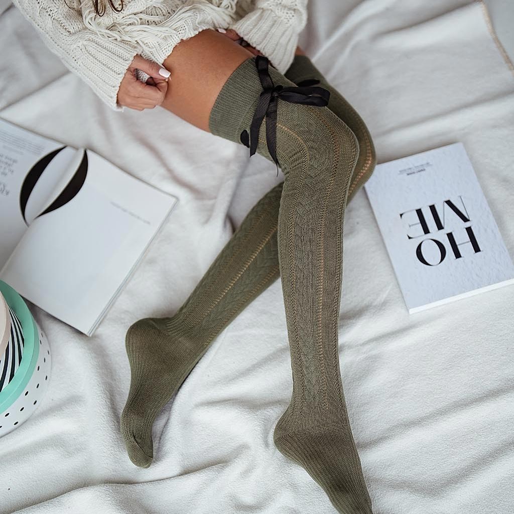 Oliwkowe zakolanówki damskie 215 wstążka