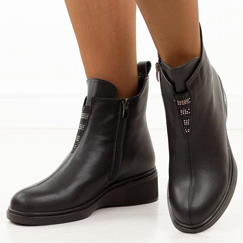 Czarne skórzane botki damskie T.Sokolski Z25-69