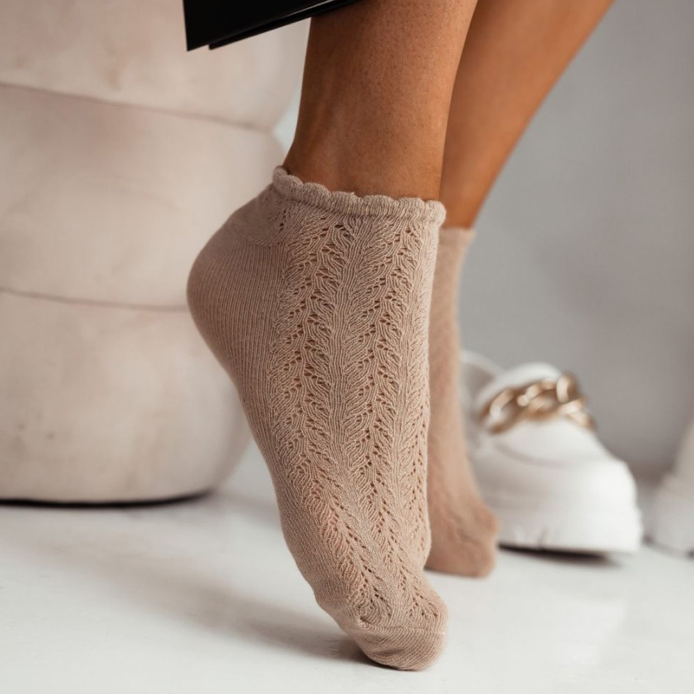 Beżowe ażurowe stopki damskie 779