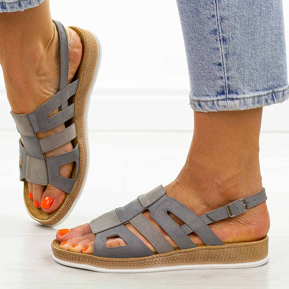 Szare skórzane Polskie sandały damskie na koturnie Gregors 1018