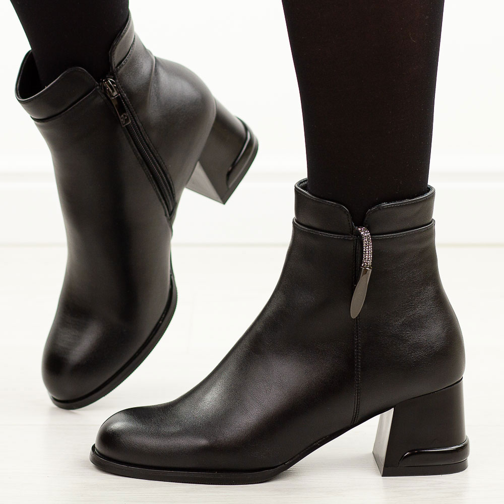 Czarne botki damskie na obcasie Potocki 12291