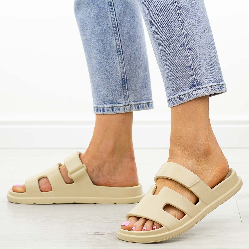 Beżowe lekkie piankowe klapki damskie Evento 8522