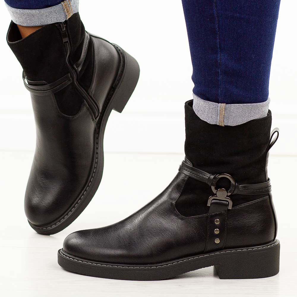 Czarne płaskie botki damskie M.Daszyński Sa252-12