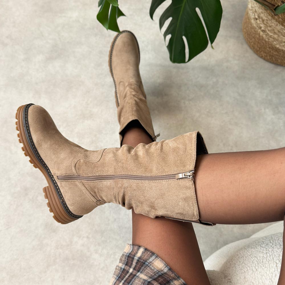 Beżowe wysokie botki damskie na traperze M.Daszyński Sa259-3