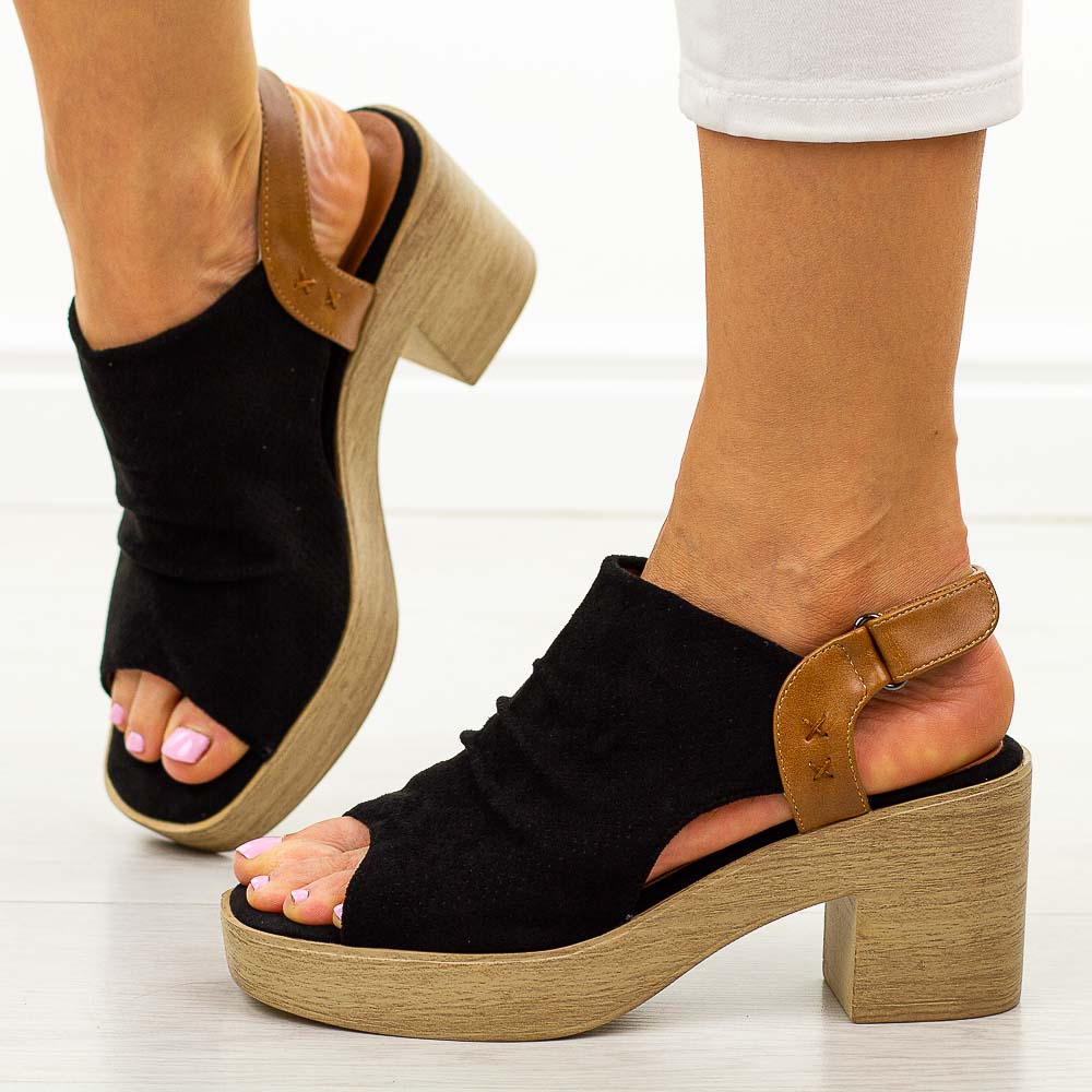 Czarne sandały damskie na słupku Potocki 54315