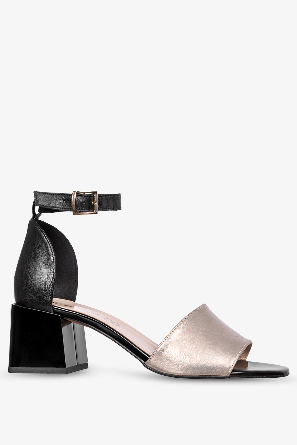 Złote sandały skórzane na ozdobnym klocku z zakrytą piętą pasek wokół kostki produkt polski casu 2592-708-100