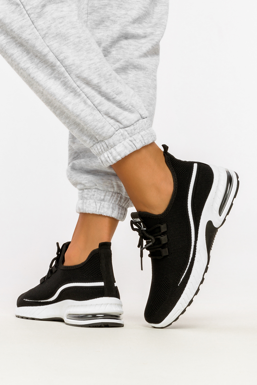 Czarne buty sportowe sznurowane casu 15/3/21/b