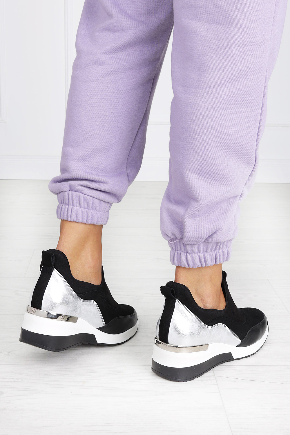 Czarne półbuty aga sneakersy na koturnie polska skóra 06937/39/19/650/015