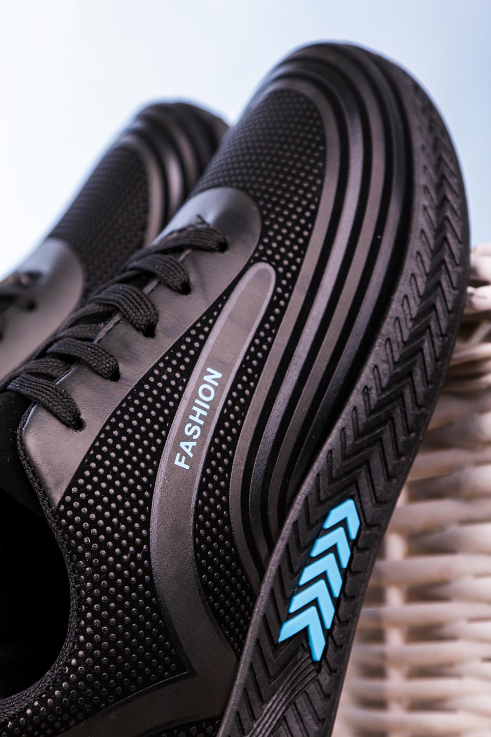 Czarne buty sportowe sznurowane casu 20y04/b