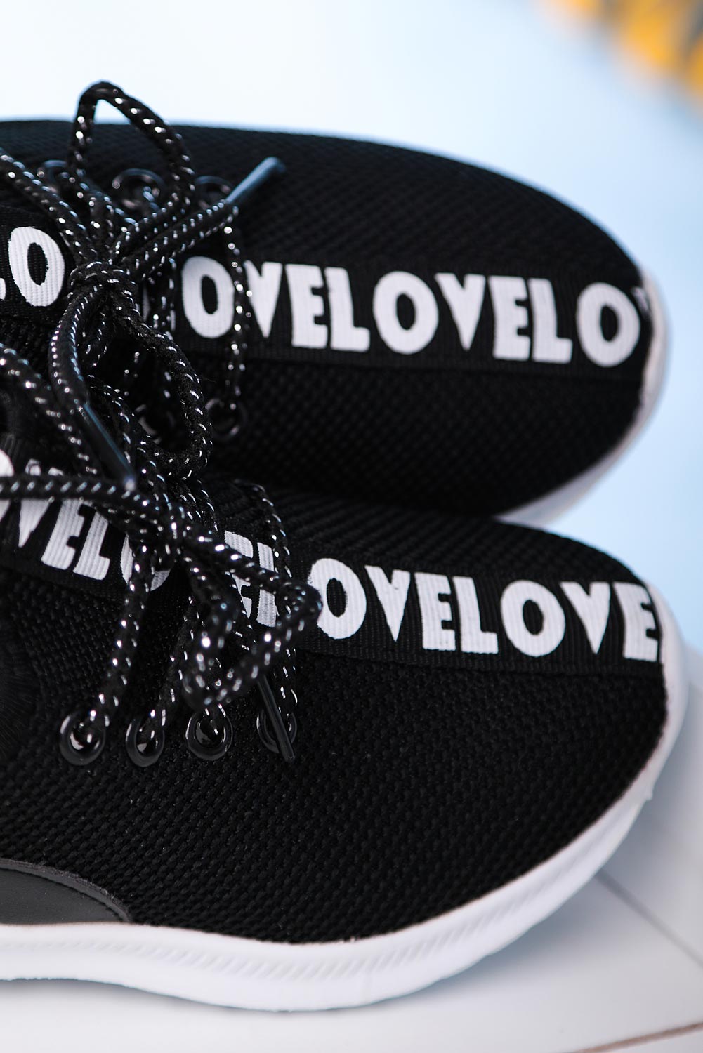 Czarne buty sportowe sznurowane casu 20t1/m