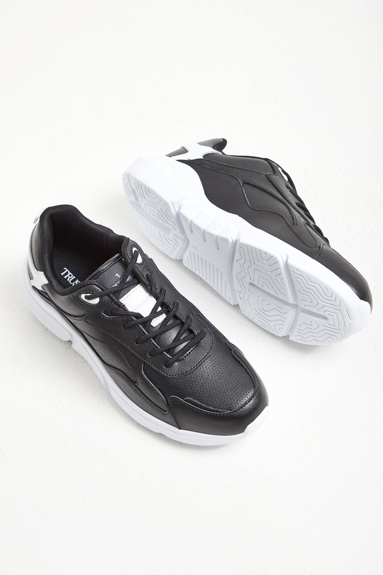 Sneakersy męskie skórzane TRUSSARDI JEANS