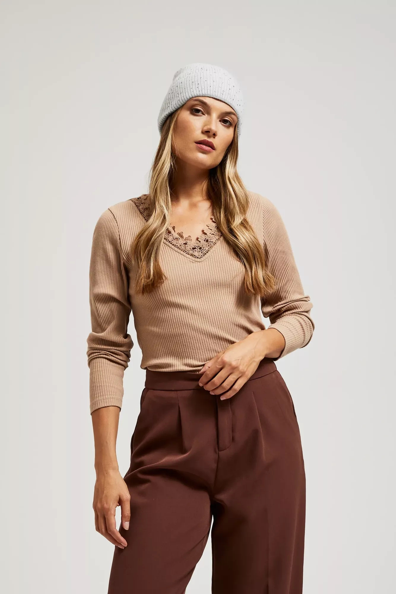 Dzianinowa czapka szara