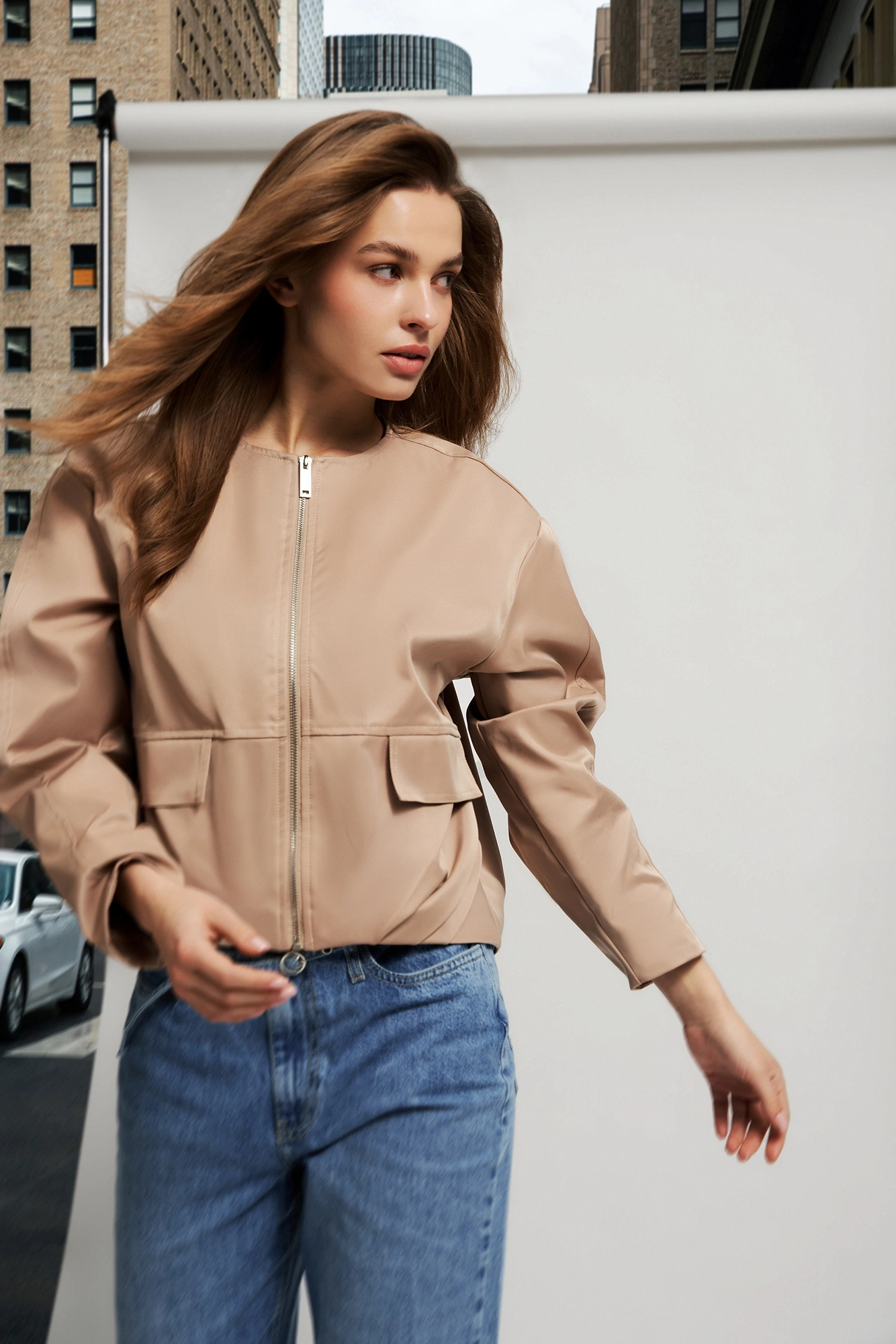 Krótka kurtka beżowa