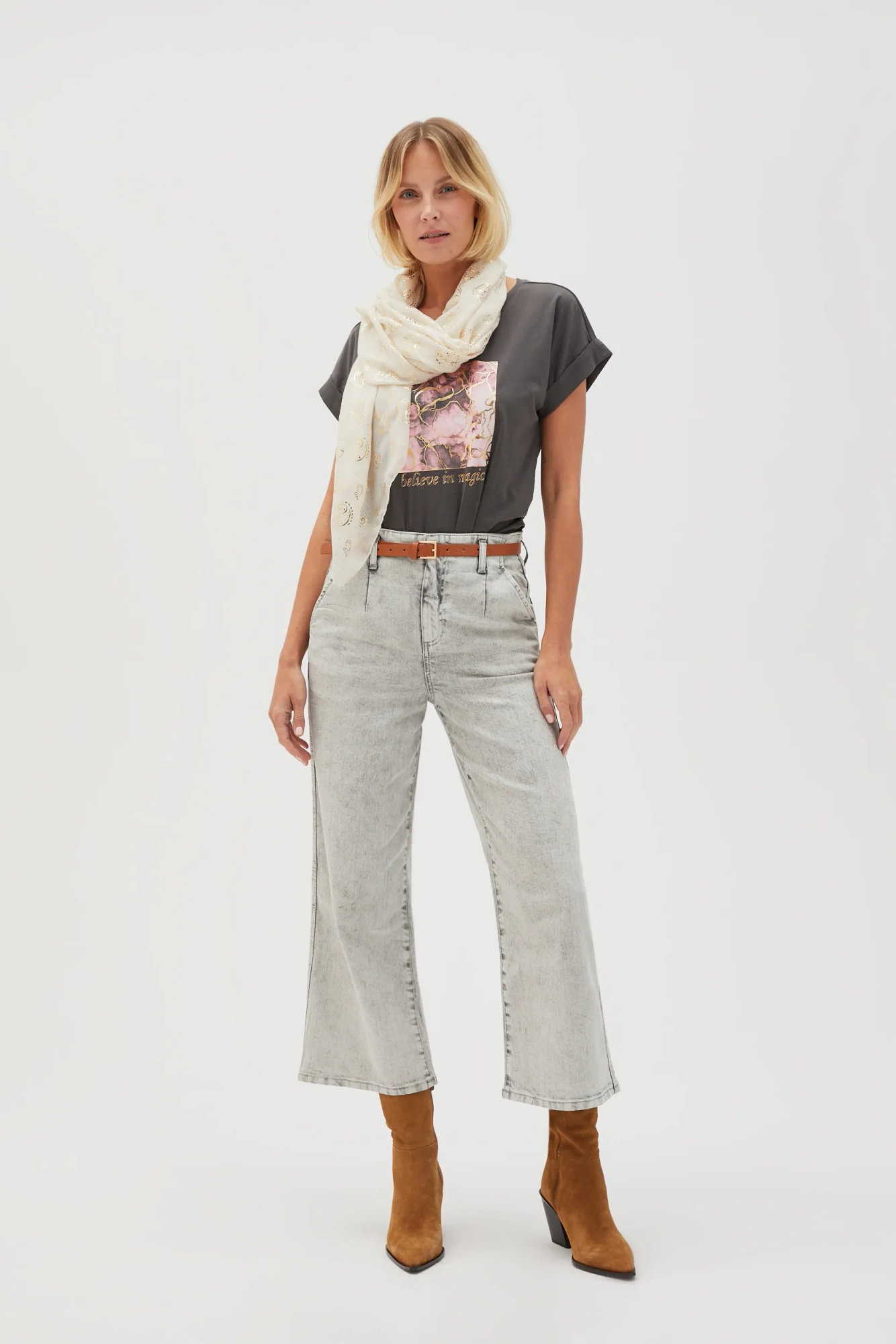 Szal ze złotym nadrukiem beżowy