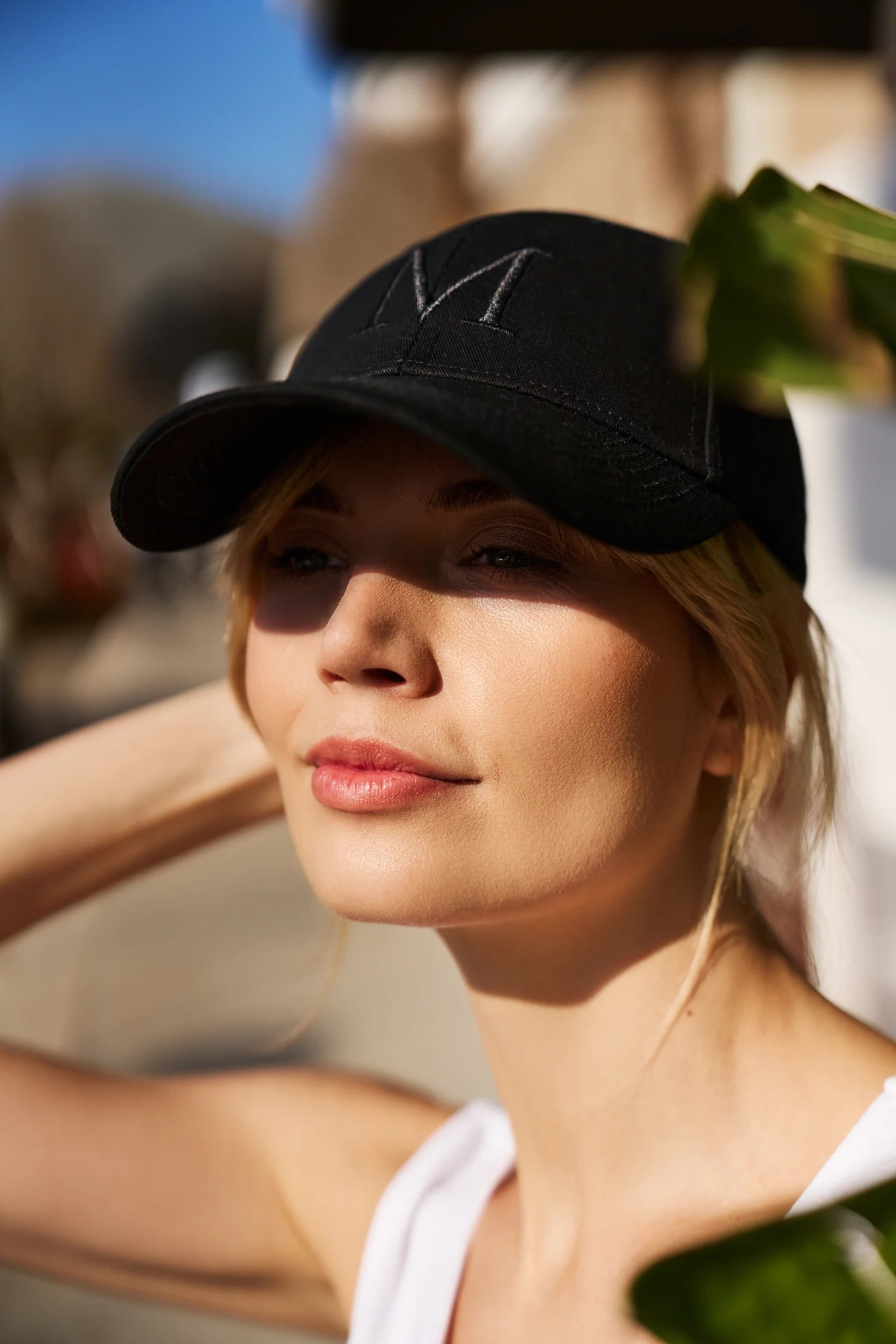 Czapka z daszkiem czarna