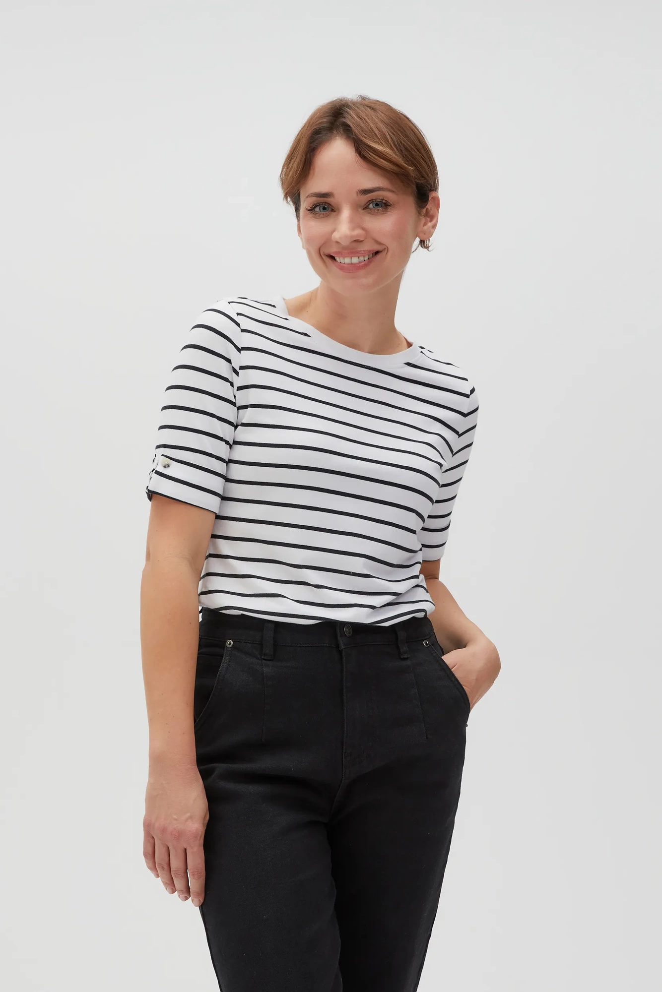 Bluzka w paski z okrągłym dekoltem czarna