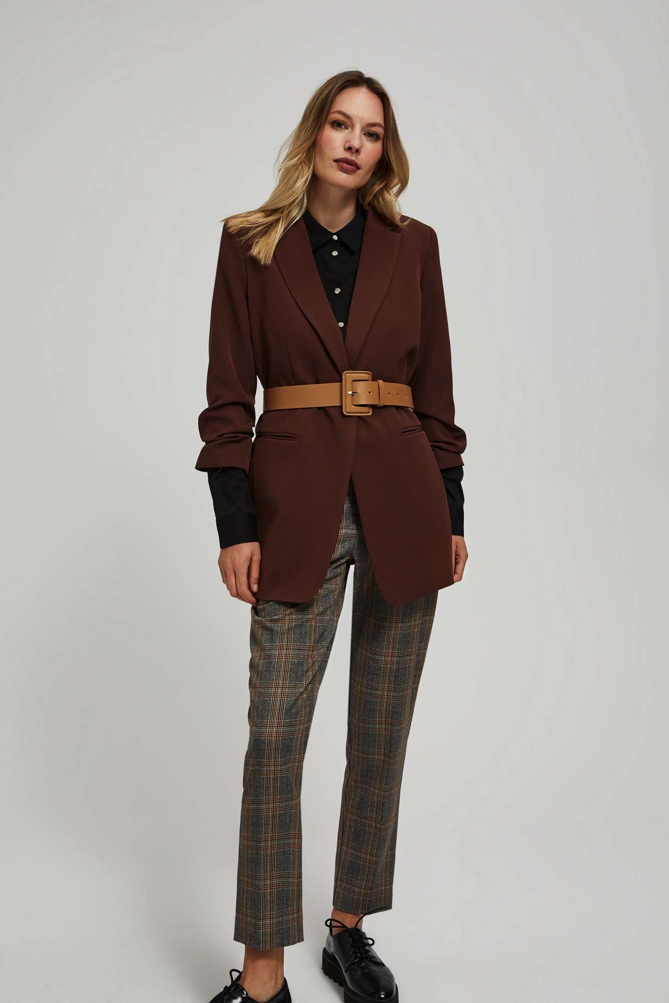 Szeroki pasek ciemnobeżowy