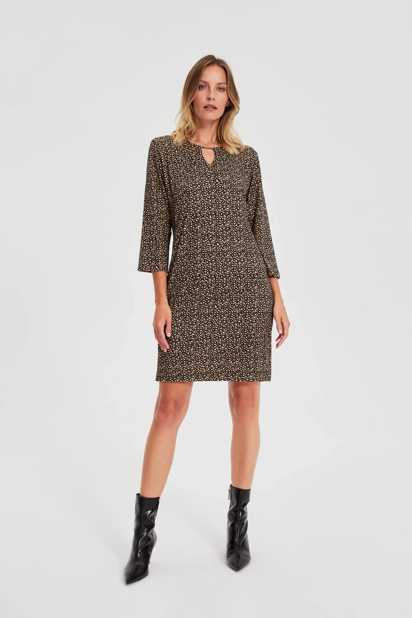 Sukienka w drobny wzór czarna