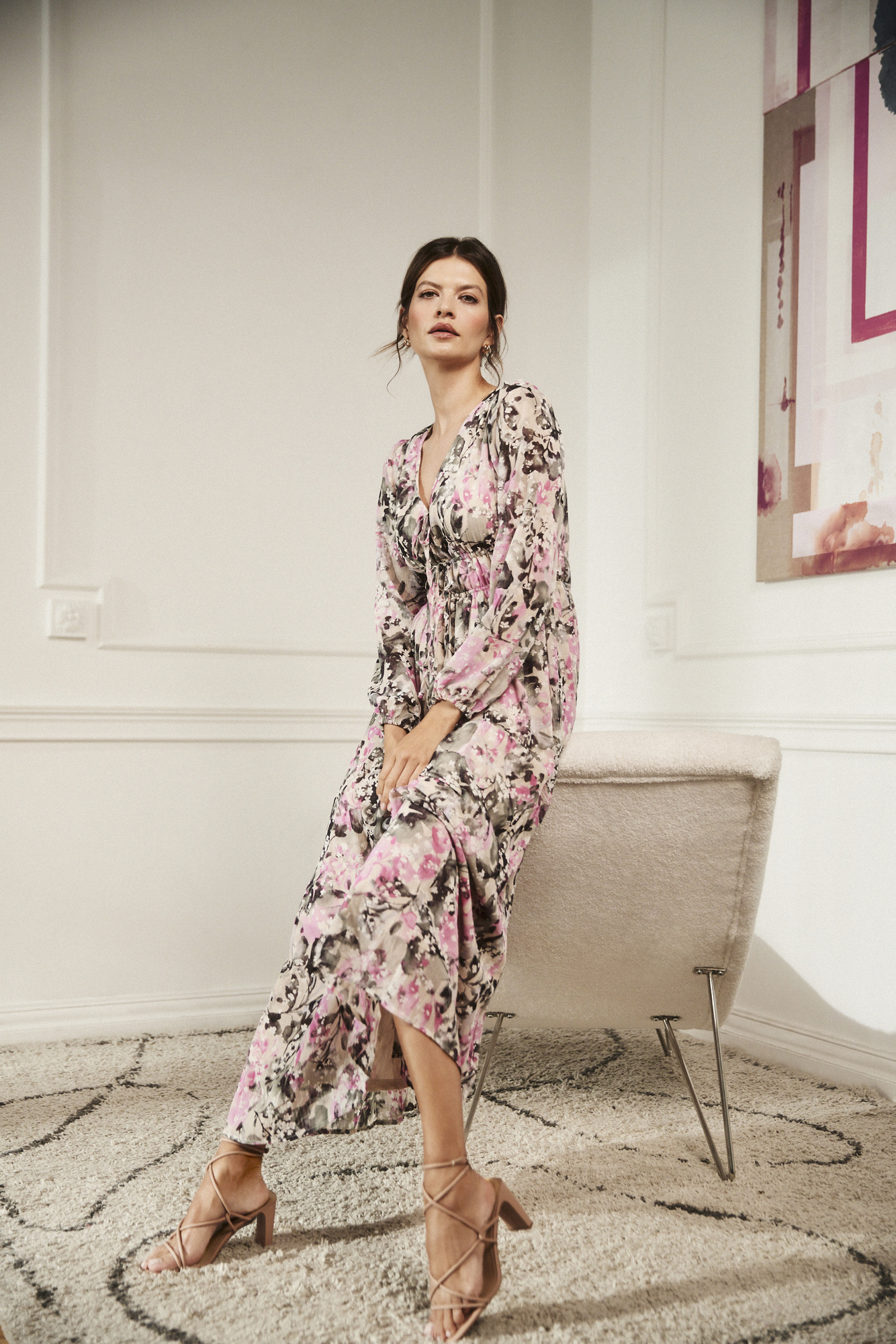 Sukienka maxi z kwiatowym wzorem szara