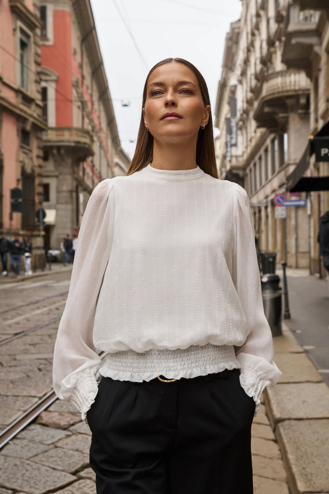 Koszula z bufiastymi rękawami biała