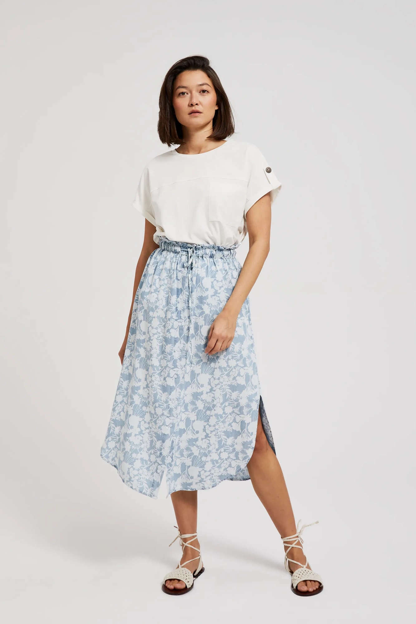 Spódnica lyocell w kwiaty błękitna