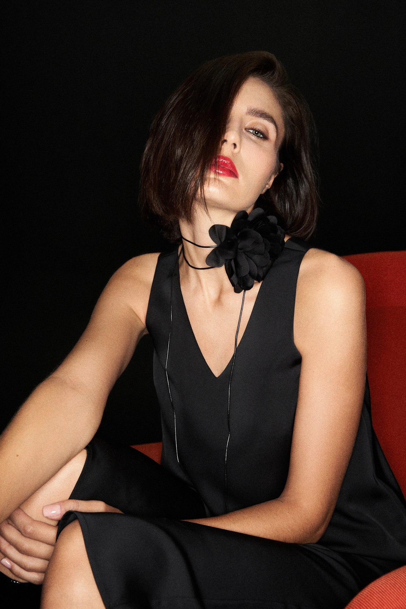 Gładka koszula z dekoltem w serek czarna