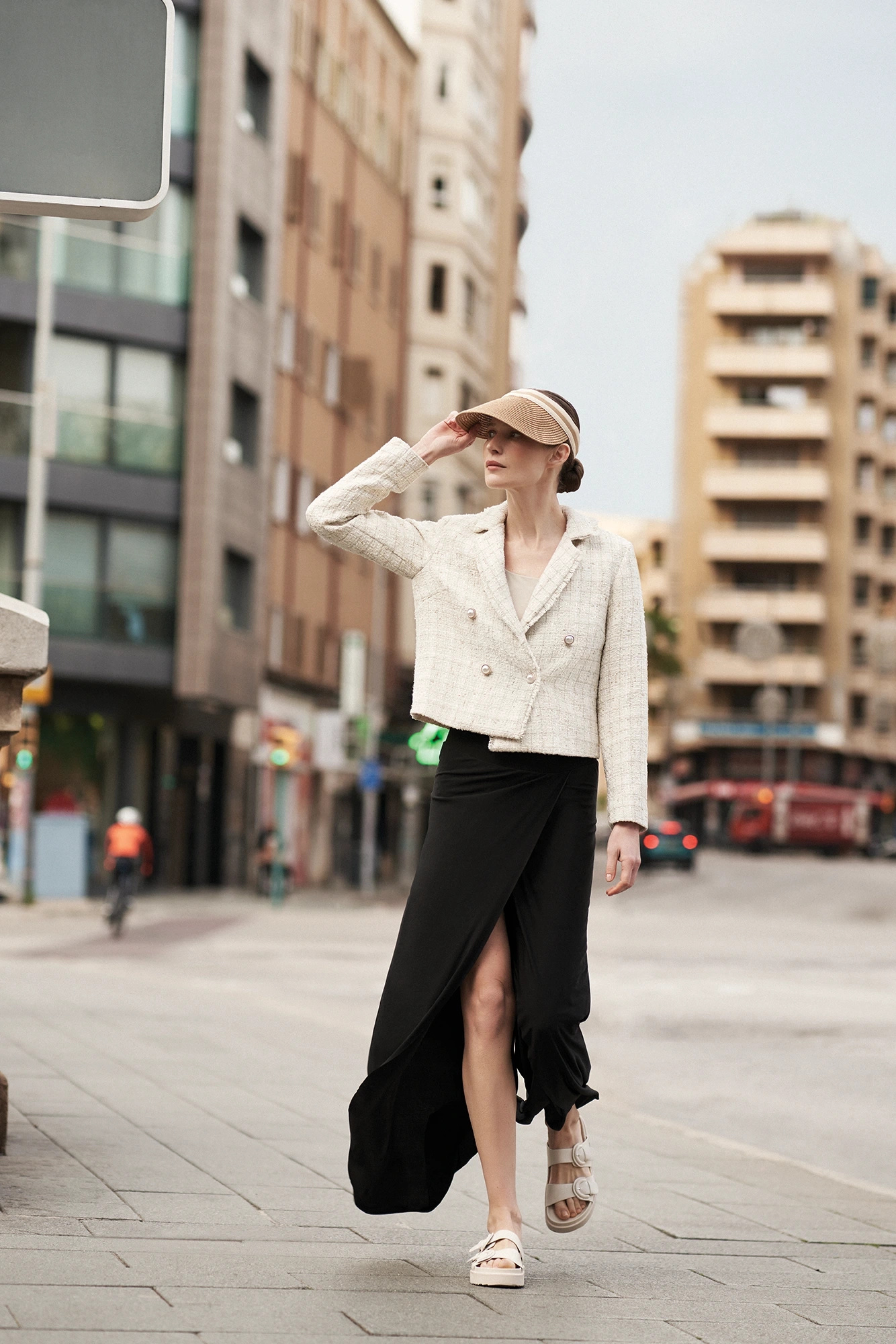 Spodnie czarne z szerokimi nogawkami