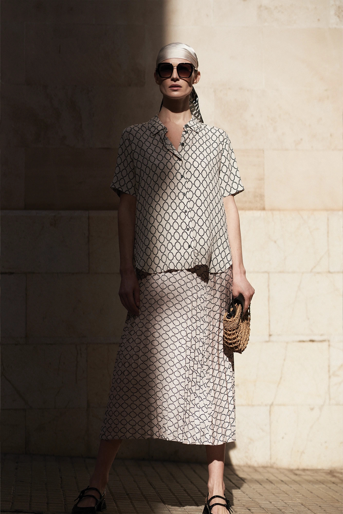 Plisowana spódnica midi beżowa